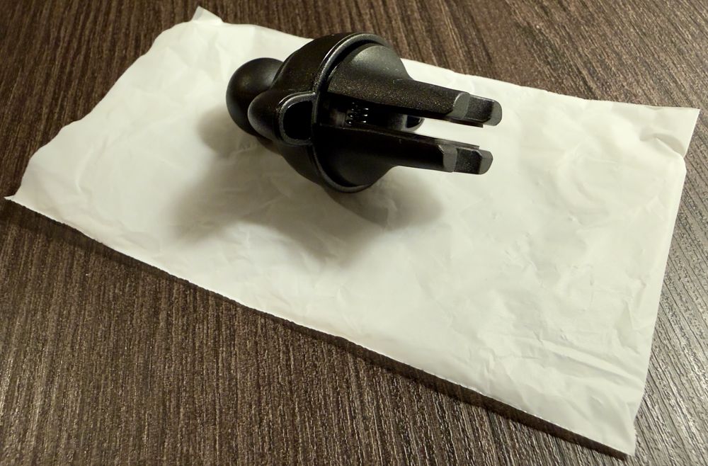 Samochodowy uchwyt magnetyczny CraVe DRIVE