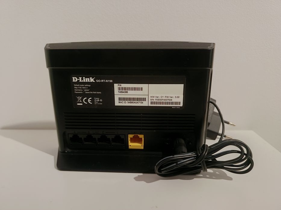 Zestaw Switch TP-Link TL-SF1008D - 3szt. + Router D-Link GO-RT-N150