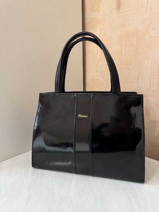 Чорна жіноча сумка