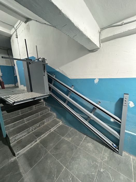 Похилий підйомник для маломобільних груп населення