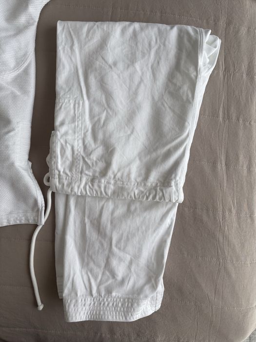 Kimono BJJ Manto branco tamanho A2 + cinto — como novo