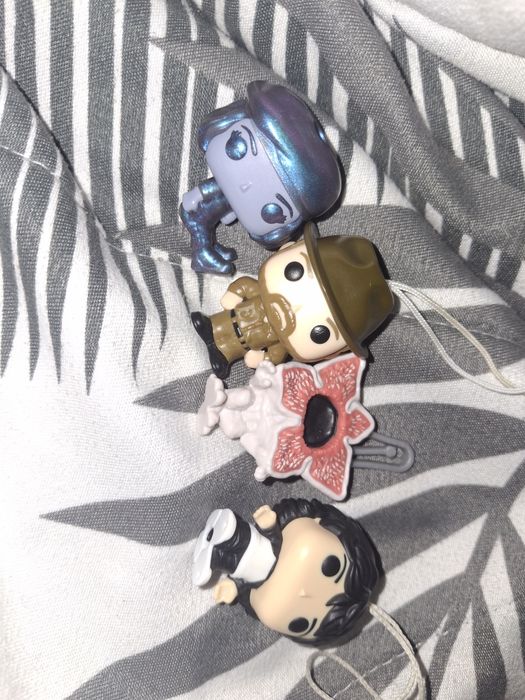 киндер очень странные дела