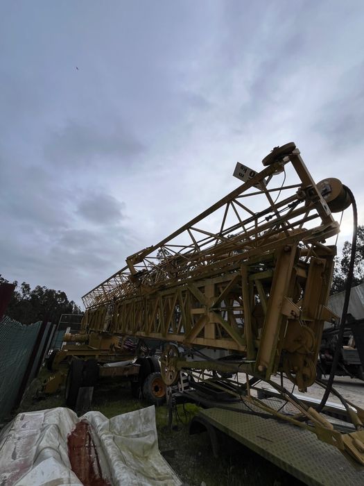Grua Potan 210 c/ lança 22m