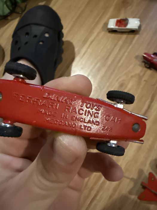 Dinky toys ferrari 242