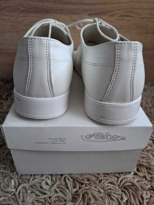 Buty komunijne dla chłopca - długość wkładki 24,5 cm