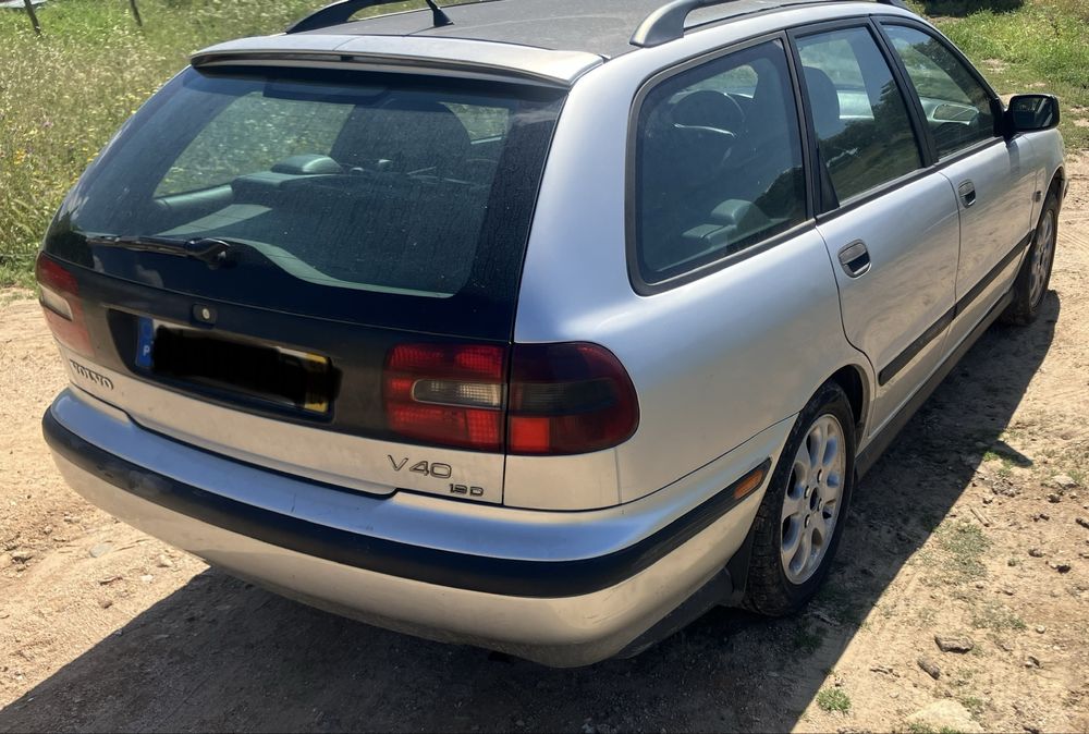 Vendo ou troco por carrinha de caixa fechada