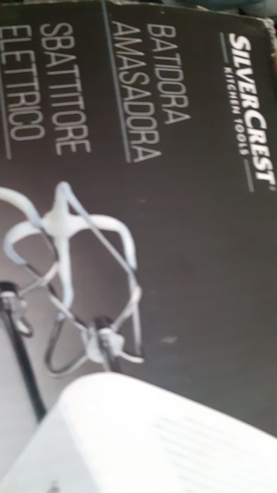 Batedeira  e amassadora silver crest  nova dentro da cx nunca usada