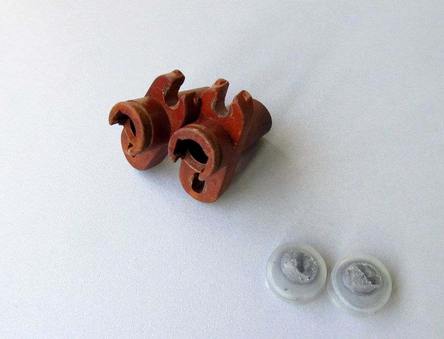 Щеткодержатели мотора старого пылесоса