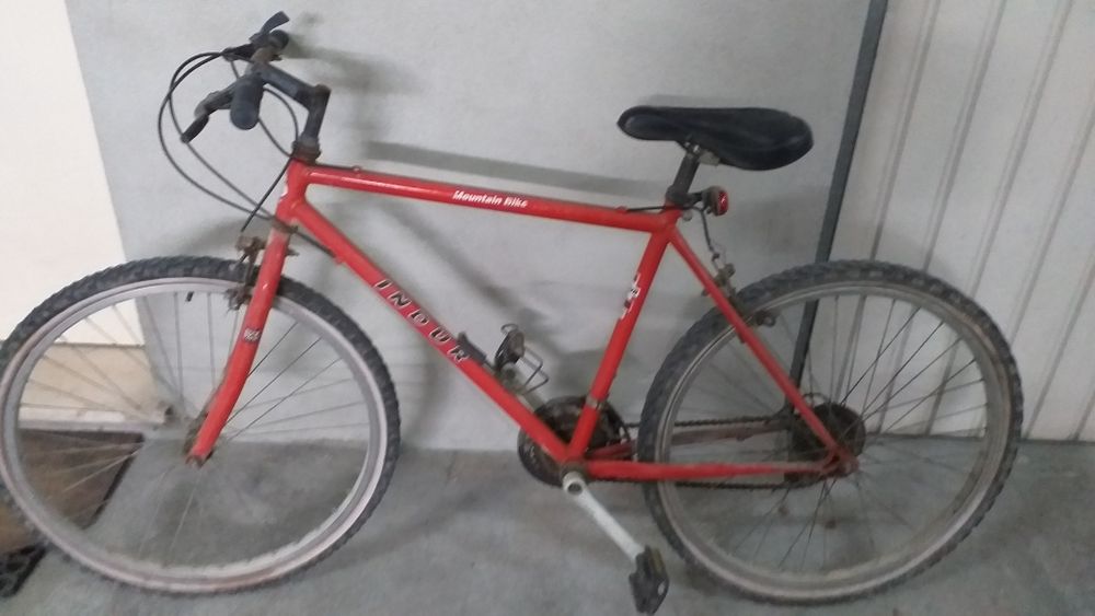 Bicicleta vermelha Indur