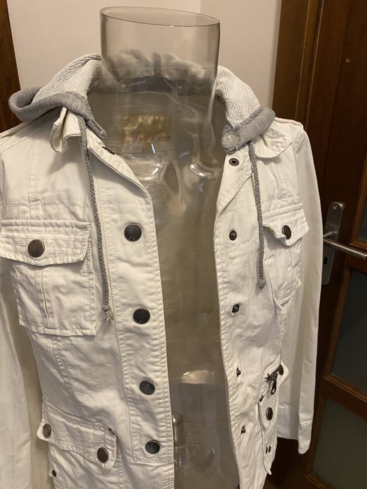 Kurtka dzinsowa biała