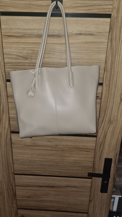 Torebka damska z kosmetyczką