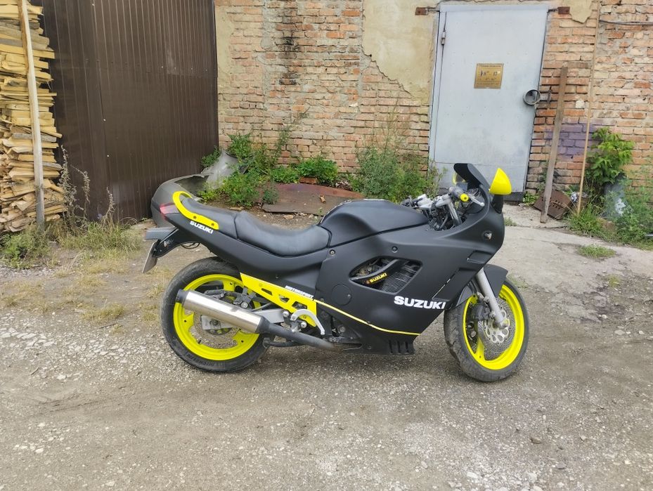 Suzuki GSX600F на документах
