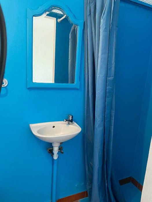 QUARTO( 1 PESSOA ) TUDO INDEPENDENTE KITCHENETE com casa de banho