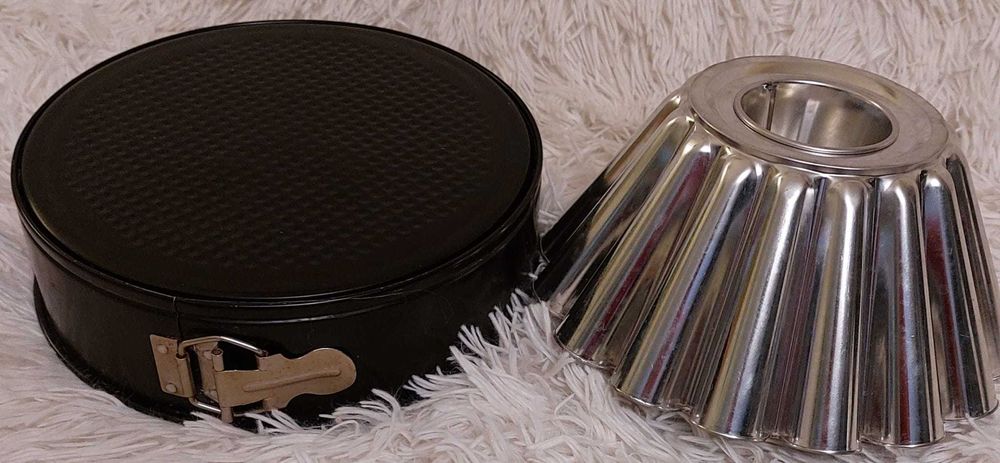 foremki do ciasta na babkę i tortownica- 2 sztuki