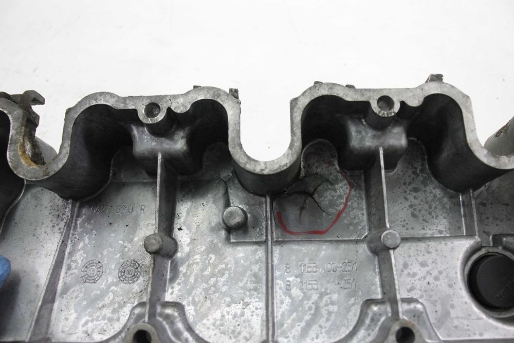 Deutz 2.3 diesel komatsu 2011 pokrywa zaworów głowicy dekiel wlew