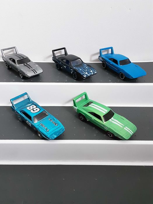 Lote 5 Hot Wheels