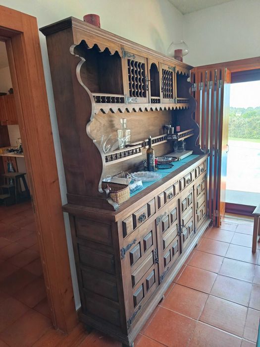 Movel de sala como louceiro ou aparador grande madeira maciça castanho estilo rustico qualidade
