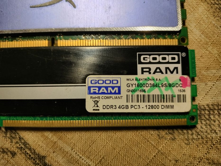 Sprzedam RAM DDR3  4GB 2 sztuki łącznie 8GB