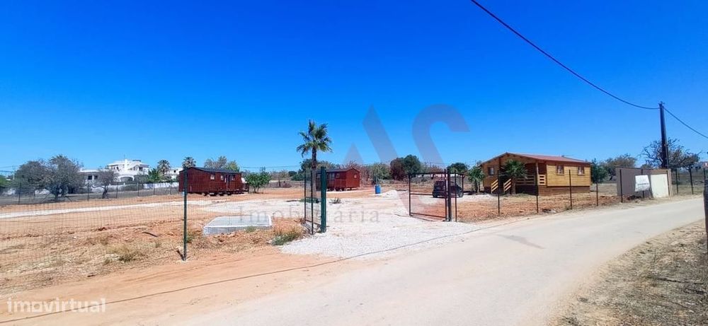 Terreno Rústico com 7 Bungalows na Guia em Albufeira