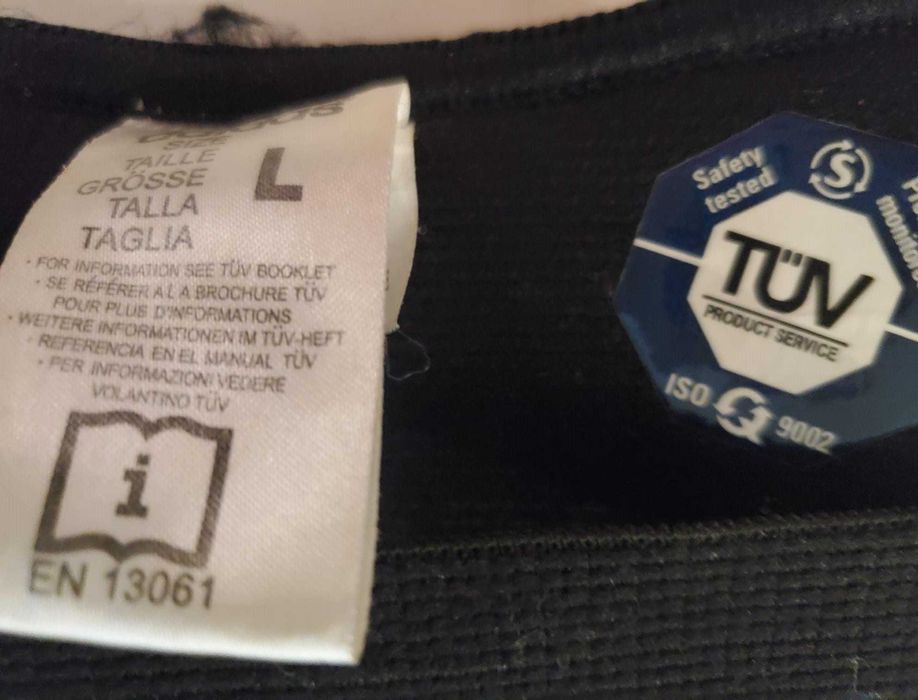 Caneleiras ADIDAS e Coletes Desportivos KIPSTA