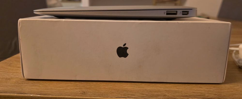 Apple macBook Air a1465