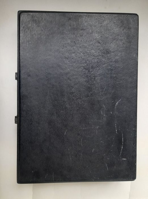 Винтажный дипломат.С канцелярией.80г.20в.