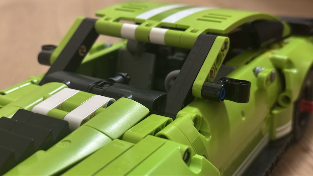 Lego технік «форд мустанк»