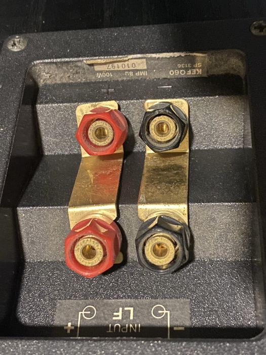 Colunas KEF Q60 uni-Q