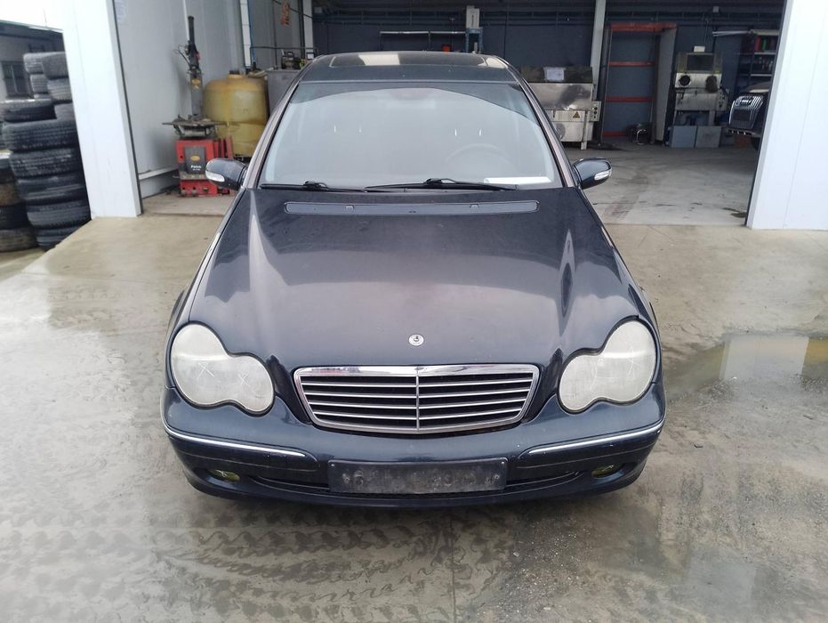 Guarda-Lamas Frente Direito Mercedes-Benz Clase C Bm 203 Berlina