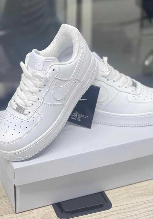 Pasuje bardzo dobrze do ubrań. Rozmiar.41