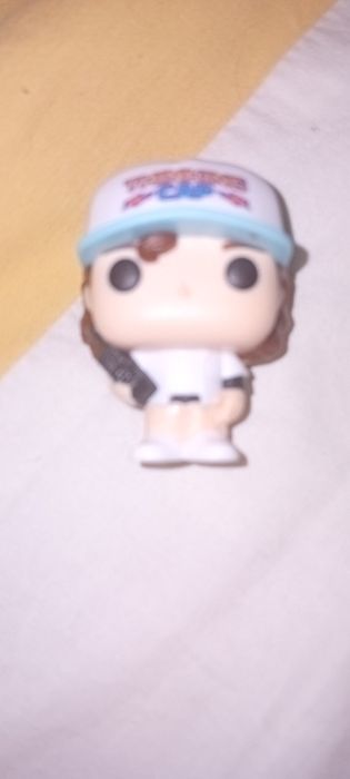 дастін,дастін з вивороту,макс червона,золотий гаррі потер