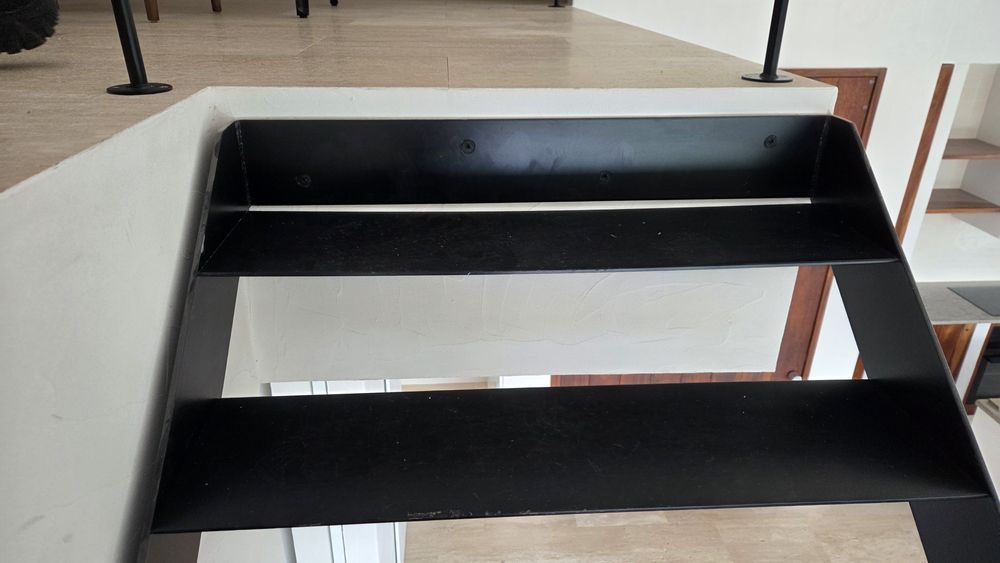 Escada de ferro preta