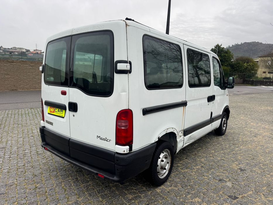 Renault Master  -  9 Lugares
