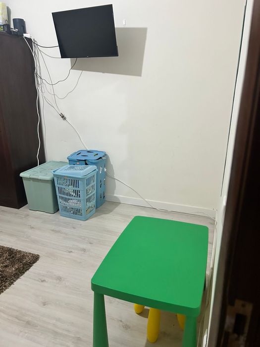 Alugo quarto  para solteiro ou casado