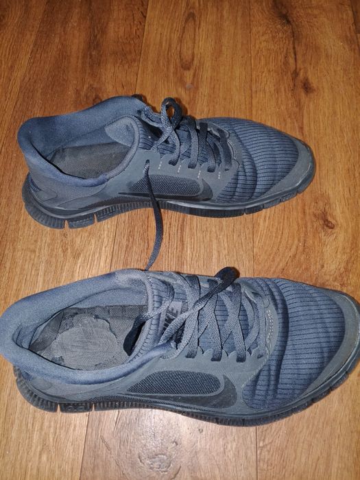 Продам кроссовки Nike 42.-42.5