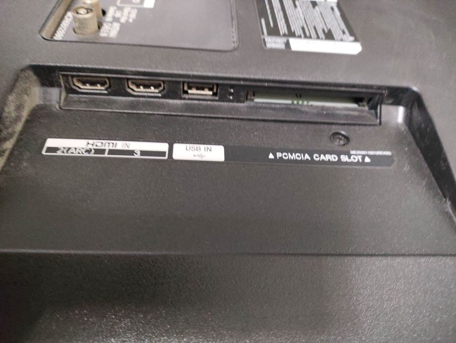 Телевізор на запчастини. Бита матриця.