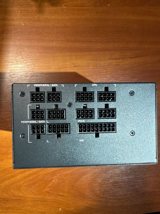 Продам блок питания CHIEFTEC POLARIS 1250W (PPS-1250FC)