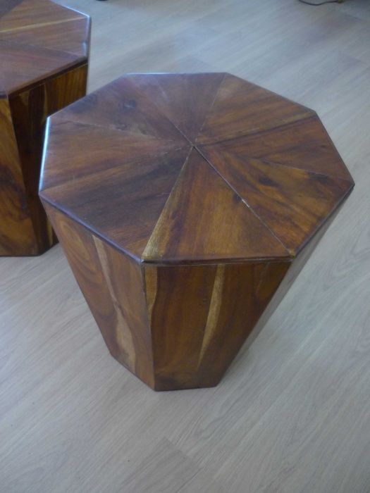 mesas apoio POLYHEDRON area infinitas madeira acácia