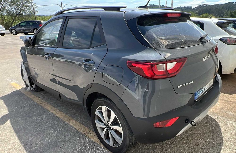 Kia Stonic 1.2i CVVT - SALVADO - 2023