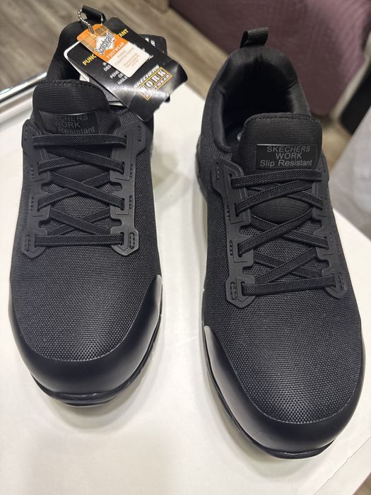 Кроссовки skecners