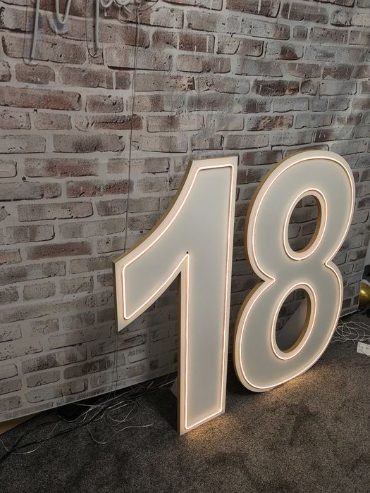 18 cyfra led  neon