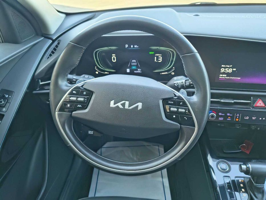 Kia Niro EX      2023