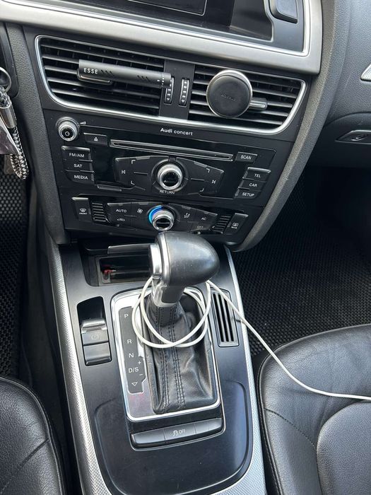 Audi A4 b8 2013  2.0 бензин ,