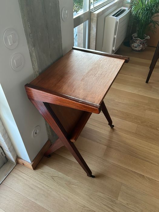 Mesa pequena vintage