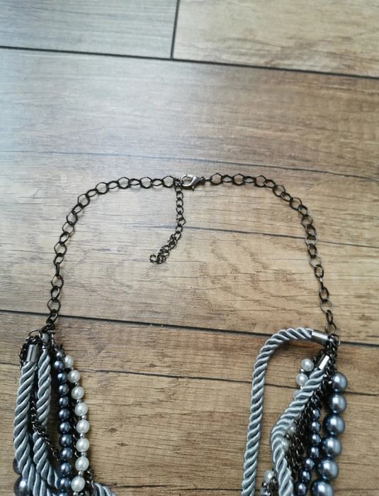 Naszyjnik kolor srebrny perełki
