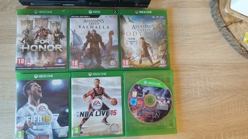 Xbox one + 6 gier + pad