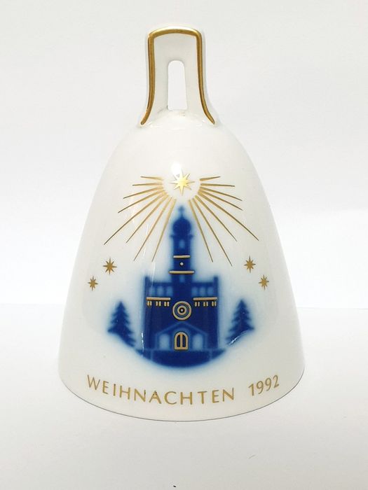 Lindo sino de Natal de 1992 em porcelana alemã KPM