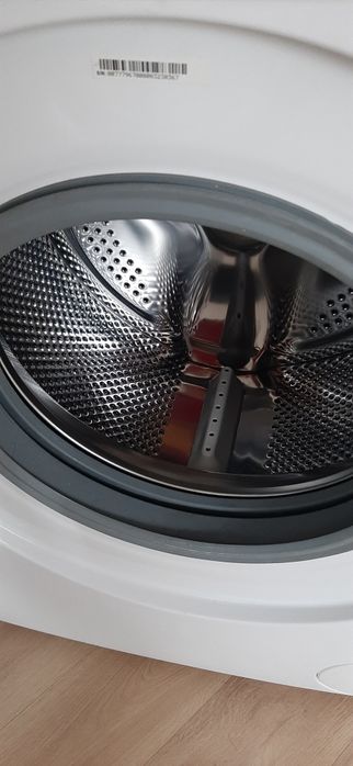 Pralka Sharp otwierana z boku