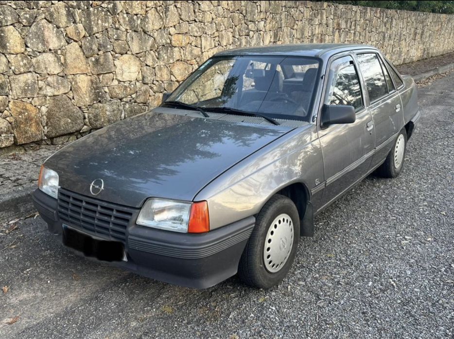 Vendo OPEL Kadett -E GL 1.3S