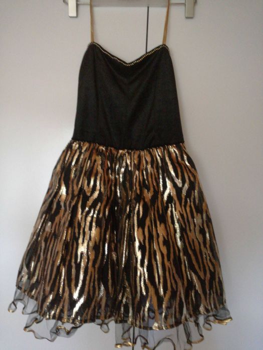 Sukienka Imprezowo koktajlowa w kolorach  złoty z czarnym